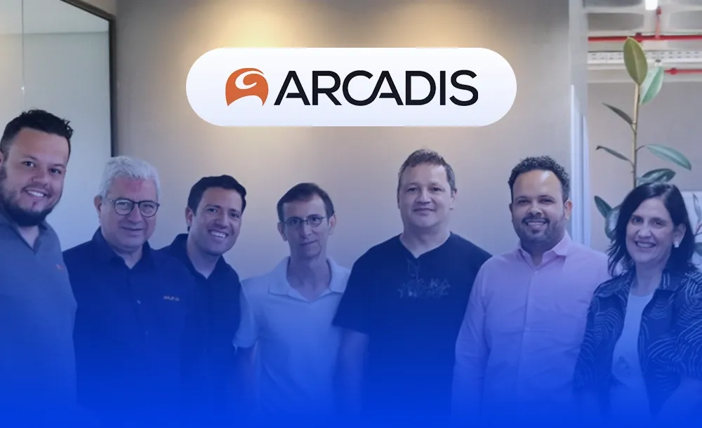 case de sucesso arcadis: imagem mostra grupo de colaboradores da Moove e Arcadis